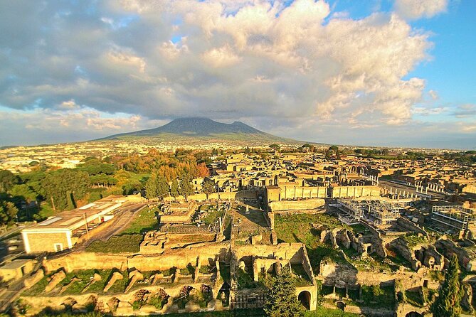 Pompeii Archaeological Area Entrance Ticket - Timing, heat, and the physical side of Pompeii