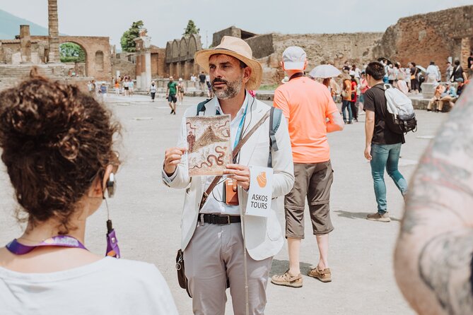 Pompeii Archaeological Small-Group tour for 15 people - The granaries and the plaster casts