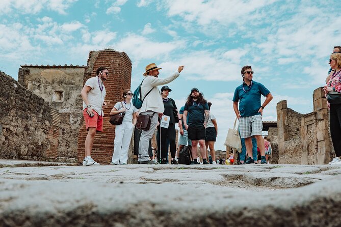 Pompeii Archaeological Small-Group tour for 15 people - House of Menander and Roman private life
