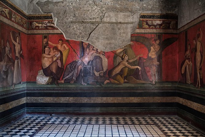 Pompeii excavations: skip-the-line private tour - Homes, frescoes, mosaics, and graffiti