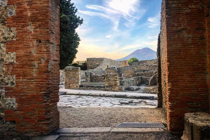 Pompeii from Afternoon to Sunset - Meeting at Via Villa dei Misteri