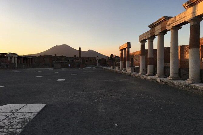 Pompeii from Afternoon to Sunset - Walking into a city buried by Vesuvius