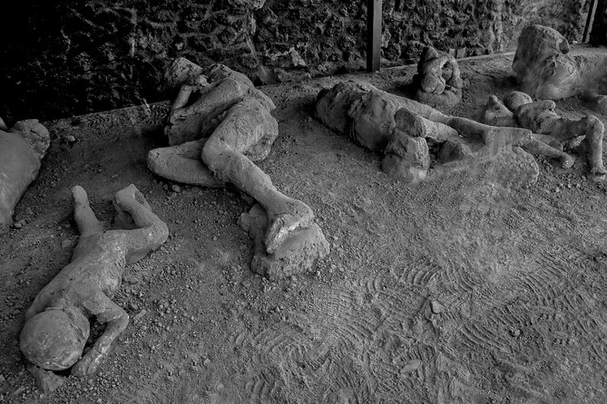Pompeii guided group tour plus entry ticket - Why Pompeii Is Better With a Guide