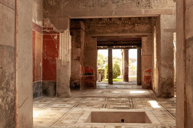 Pompeii Guided Tour & Lunch with Superior Wine Tasting - What arrives at the table