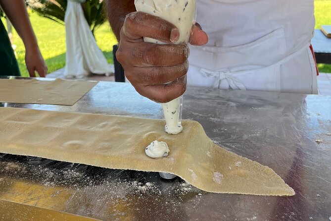 Pompeii: guided tour of the ruins and cooking class fresh pasta - The value of a local family setting