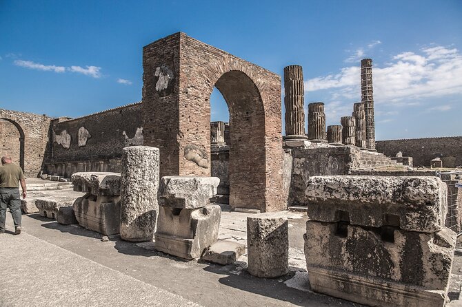 Pompeii: Guided Tour with Priority Entrance - Priority entry and the first look at Pompeii