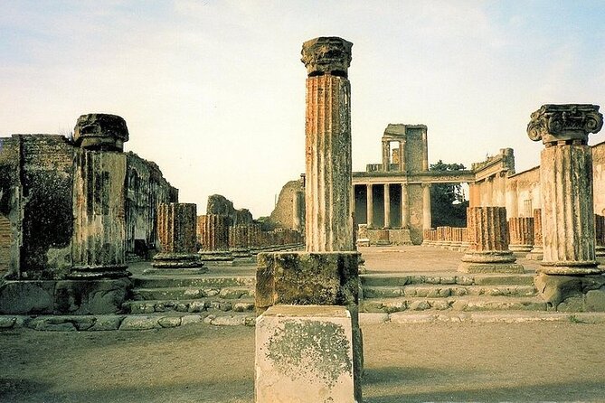 Pompeii half day tour from Naples - The ride to Pompeii and the first look at the ruins