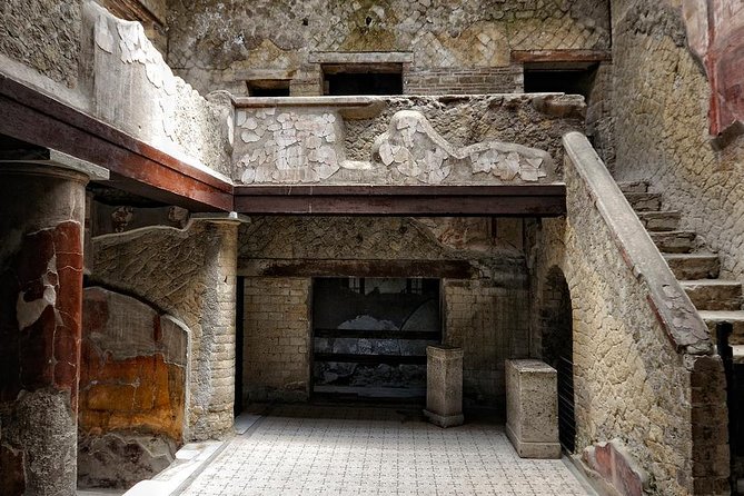 Pompeii & Herculaneum Private Tour: Fast-Track, Winery & Lunch - Pompeii: two hours among streets, villas, and mosaics
