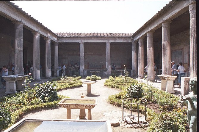 Pompeii & Herculaneum Private Tour: Fast-Track, Winery & Lunch - Price, timing, and who gets good value