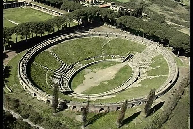 Pompeii & Herculaneum Private Tour: Fast-Track, Winery & Lunch - Herculaneum: smaller, more detailed, and often calmer
