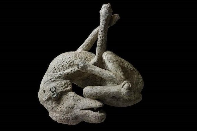Pompeii: living with the volcano - The city streets and shops of Pompeii