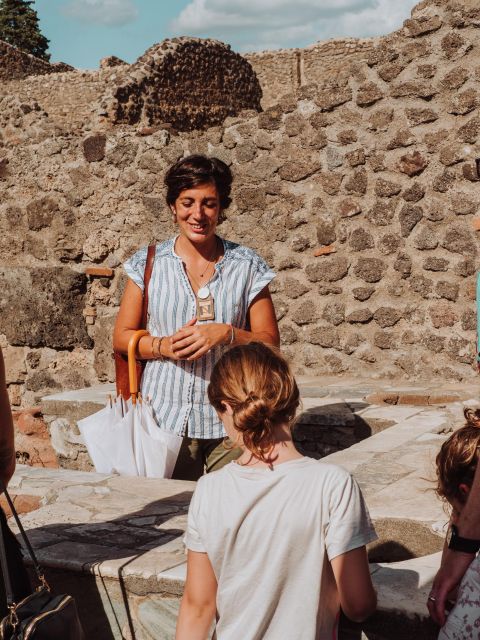 Pompeii: Private Tour with an Archaeologist - Meeting your guide at Porta Marina Superiore