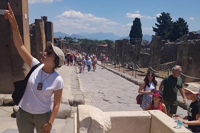 Pompeii Private Tour with expert local guide - A good fit for families and curious adults