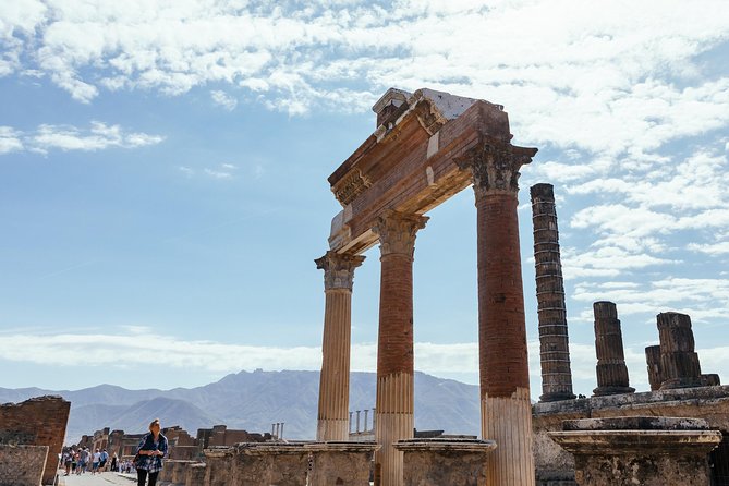 Pompeii PRIVATE TOUR With Locals: Ticket & Guide Included - Teatro Grande and Pompeii’s public entertainment