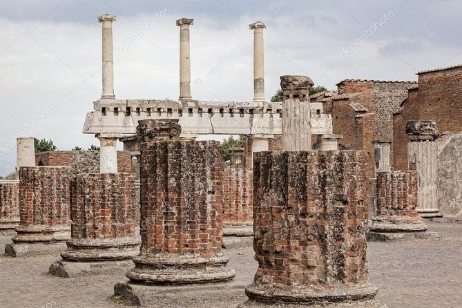 Pompeii Skip-the-Line Entry & Guided Tour with a certified guide - Meeting at Pompeii Scavi station