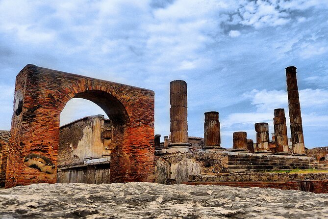 Pompeii: Skip the line ticket (art) + audioguide + map - What the handheld audioguide adds