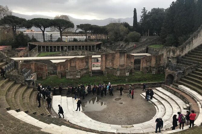 Pompeii Small Group Guided Tour with Skip-the-line Admission - Roman fast food and the pistrinum bakery