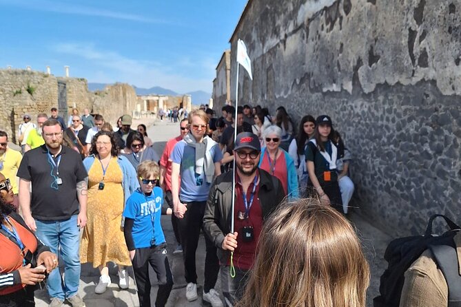 Pompeii small group tour with skip-the-line entrance included - Is a maximum of 25 really a small group?