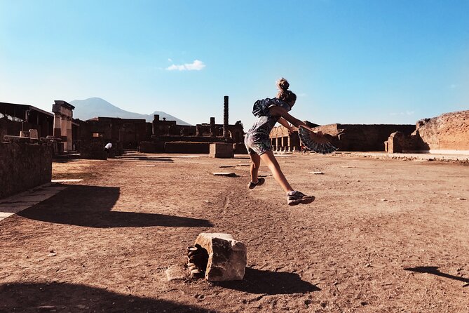 Pompeii Small Group with an Archaeologist and Skip The Line - Why an archaeologist makes Pompeii easier to read