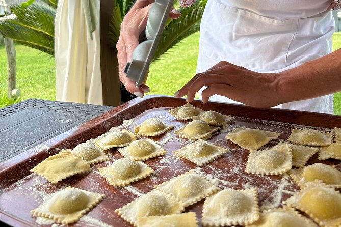 Pompeii Tour and Cooking Class with Mamma - Who should book this Pompeii experience?