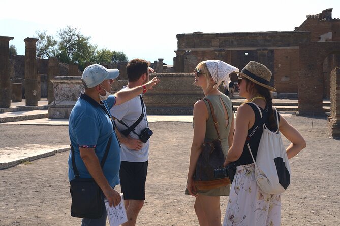 Pompeii Tour & Lunch with Wine Tasting Experience - From ancient streets to a winery in Trecase