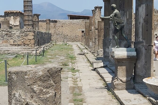 Pompeii tour with archaeologist - A thermopolium and the practical side of Roman life