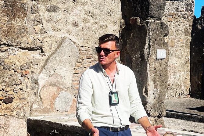 Pompeii tour with LOCAL GUIDE and SKIP THE LINE entrance - What the guide adds
