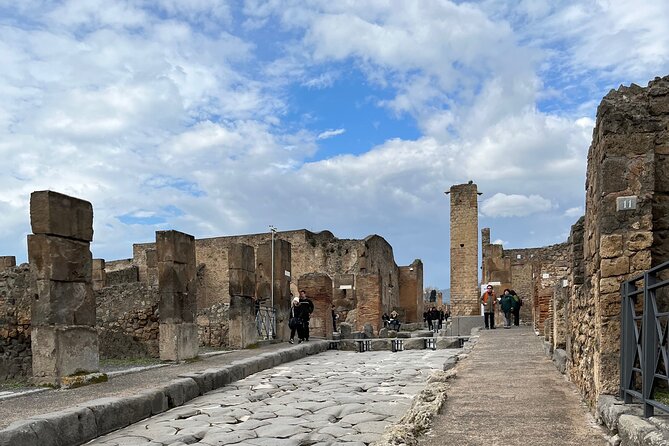Pompeii walking tour (2hrs) - Thermal baths and Roman public life