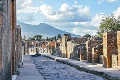 Pompeii Walking Tour: The Real History of the Ruins