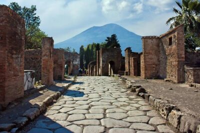 Pompeii Walking Tour with a licensed Guide