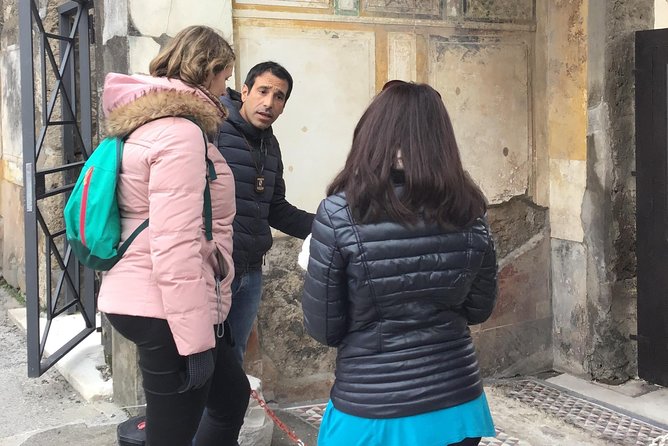 Pompeii with an archaeologist, the original!!! - Meeting at Piazza Esedra