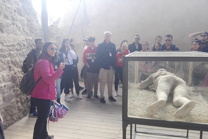 Pompeii with Wine Tasting and Lunch from Naples - Walking through Campania Ars Vinearia