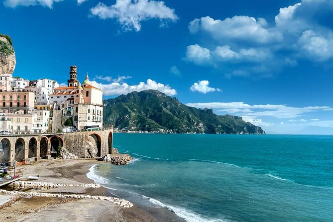 Private Amalfi Coast tour by Vintage Fiat 600 from Naples - A quick pause in Positano