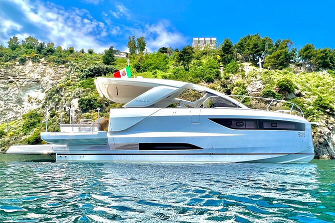 Private boat tour from Naples to Capri+Amalfi Coast JEANNEAU DB43 - Lunch near the Faraglioni or a Capri town stop