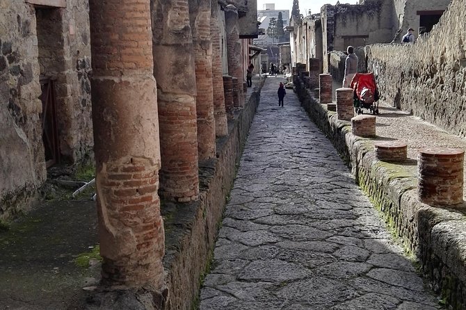 Private Guided Tour Of Naples Historic Center & Pompeii - The Cathedral and San Gennaro