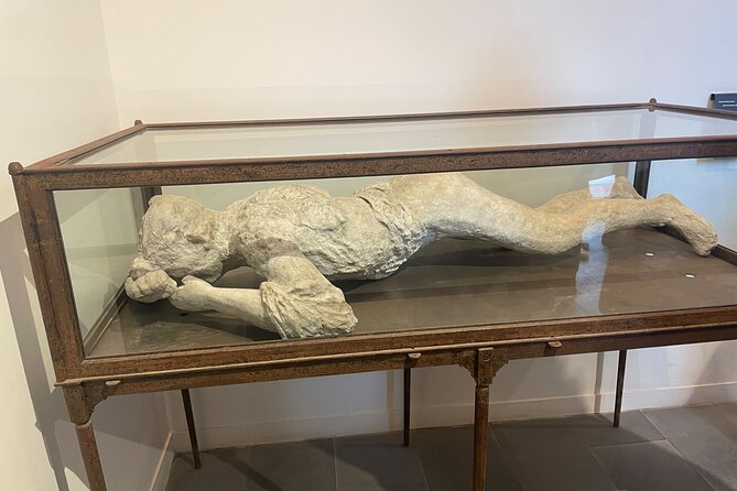 Private Guided Tour of Pompeii Excavations - The guides: Maria, Rosaria, and Rosario