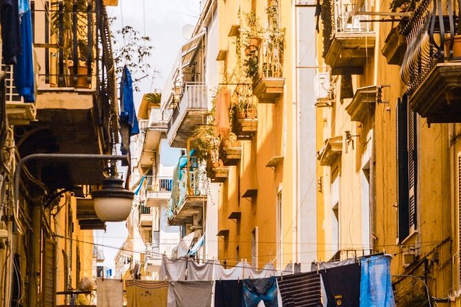 Private Naples Culinary Tour: Pizza, Wine & Local Tastings - Spaccanapoli and two more tastings