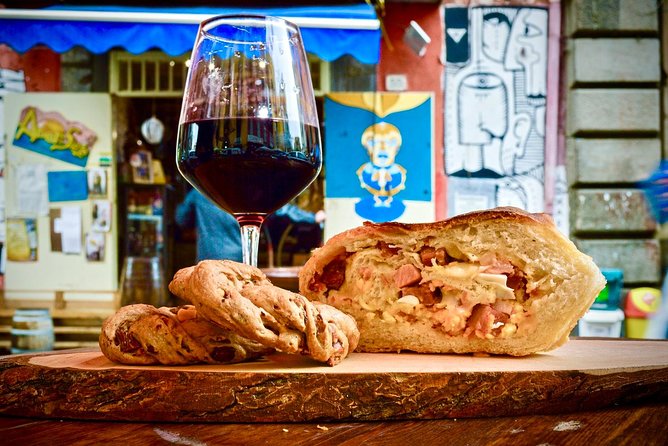 Private Naples Culinary Tour: Pizza, Wine & Local Tastings - Via Toledo and the final coffee