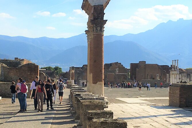 Private Skip The Line Archeo Tour Of Pompeii - Why a guide changes Pompeii