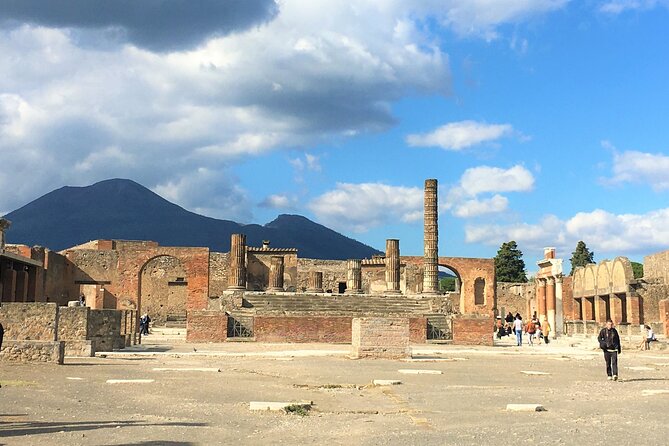 Private Skip The Line Archeo Tour Of Pompeii - Starting at Piazza Esedra