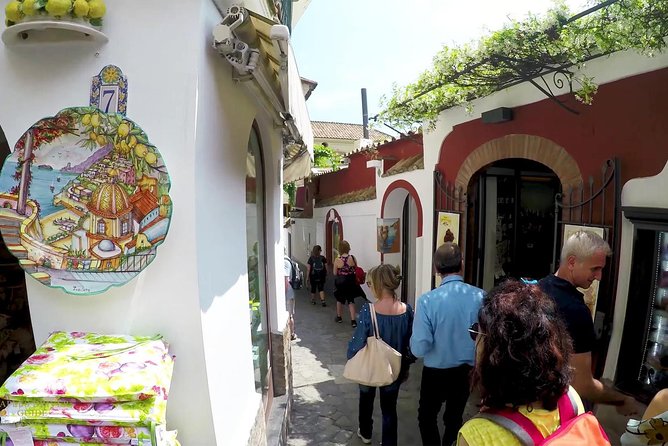 Private tour Amalfi Coast and Pompei: Positano and Sorrento - What the private vehicle adds