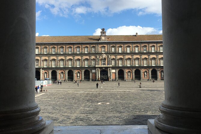 Private tour of Naples with street food tasting - Spaccanapoli and the old city center