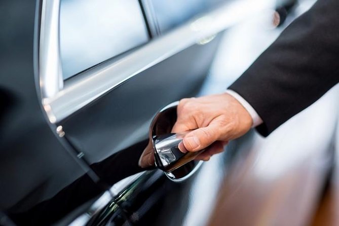 Private Transfer Naples to Amalfi Coast + 2 hours stop in Pompeii - Meeting your driver at Naples Airport or Central Station