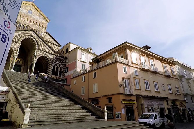 Private Transfer NAPLES to AMALFI or vv (with Stop option in Pompeii) - Who will get the most value
