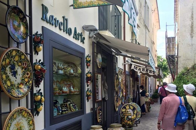 Private Transfer NAPLES to RAVELLO or vv (with Stop option in Pompeii) - What the drivers add to the journey