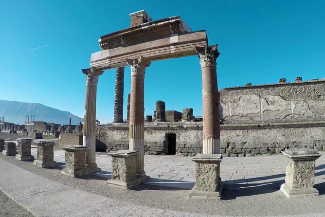 Private Transfer NAPLES to RAVELLO or vv (with Stop option in Pompeii) - Who should book this private service