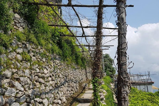 Private Walking tour from Ravello to Amalfi following Escher works - Atrani and the Santa Maria Maddalena square