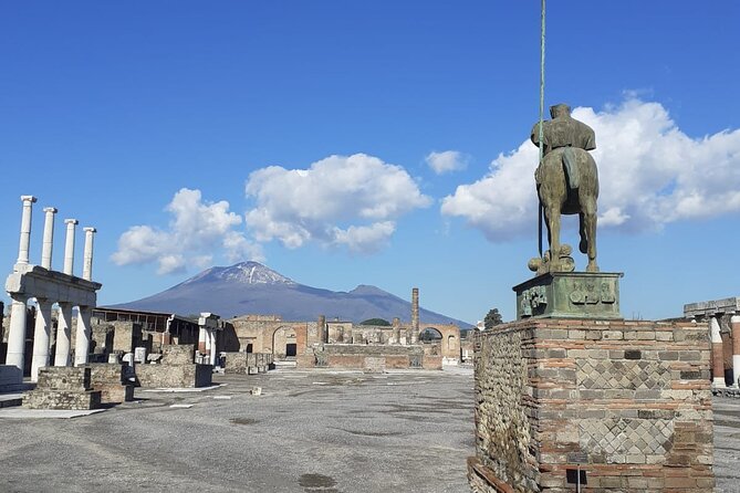 Semi - Private Tour of Pompeii with an Archaeologist - Why a guide changes Pompeii