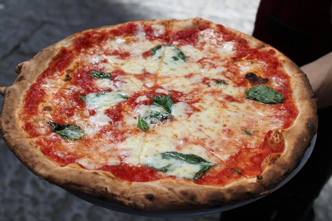 Sightseeing Tour and Pizza in Napoli - Key details at a glance