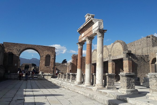 Skip-the-Line Pompeii Archaeological Site with Private Guide - The Roman ruins and preserved artifacts